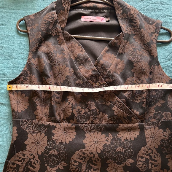 Sweet Chemise Asian-Inspired Dress - Picture 2 of 8